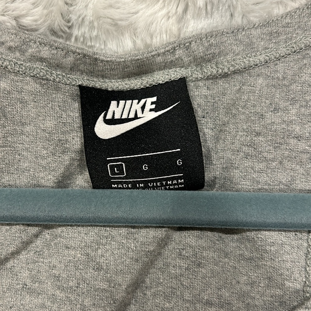 Nike - Picture 3 of 3